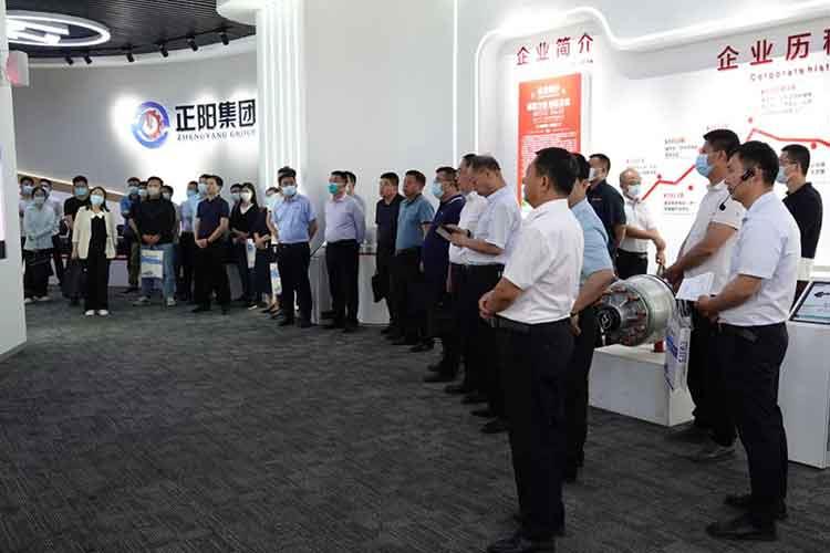 濟寧地區高端裝備制造各龍頭企業組團到正陽集團考察參觀，尋求合作，共謀發展